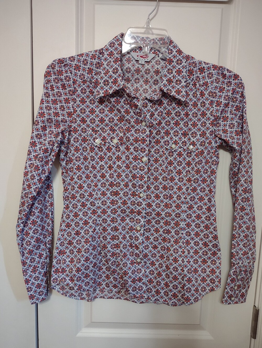 Roper Women's Blue and Red Mosaic Pattern Pearl Snap Shirt EUC
